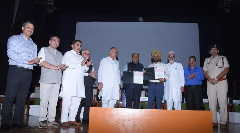 ऑपरेशन मैदान के दौरान 7.52 करोड़ रुपये से ज़्यादा कीमत के नशीले पदार्थ ज़ब्त किए गए ऑपरेशन मैदान के दौरान 7.52 करोड़ रुपये से ज़्यादा कीमत के नशीले पदार्थ ज़ब्त किए गए
