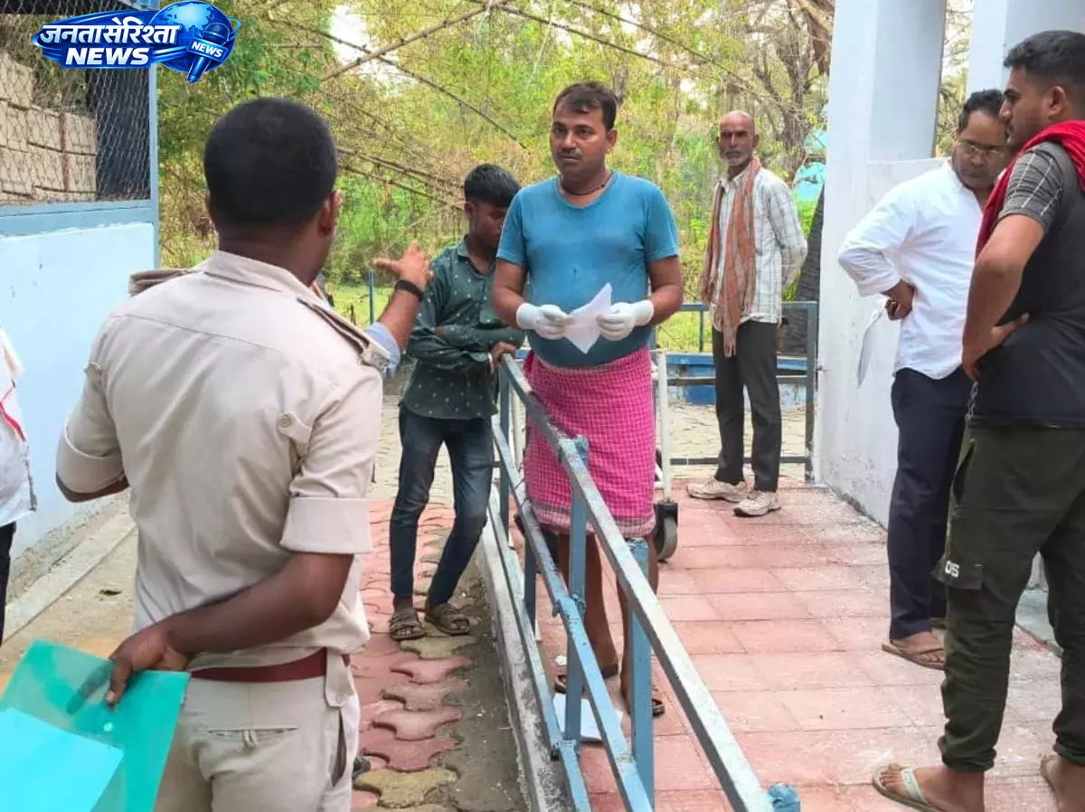 Bihar : घरेलू विवाद ने ली जानलेवा मोड़, पत्नी की हत्या के बाद पति ने खुद को मारी गोली Bihar : घरेलू विवाद ने ली जानलेवा मोड़, पत्नी की हत्या के बाद पति ने खुद को मारी गोली
