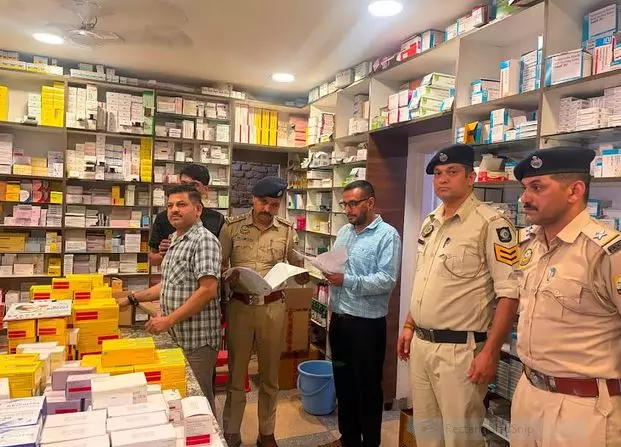 Shimla: अनियमितताओं पर सख्त रुख, औषधि विक्रेताओं के खिलाफ कानूनी कार्रवाई