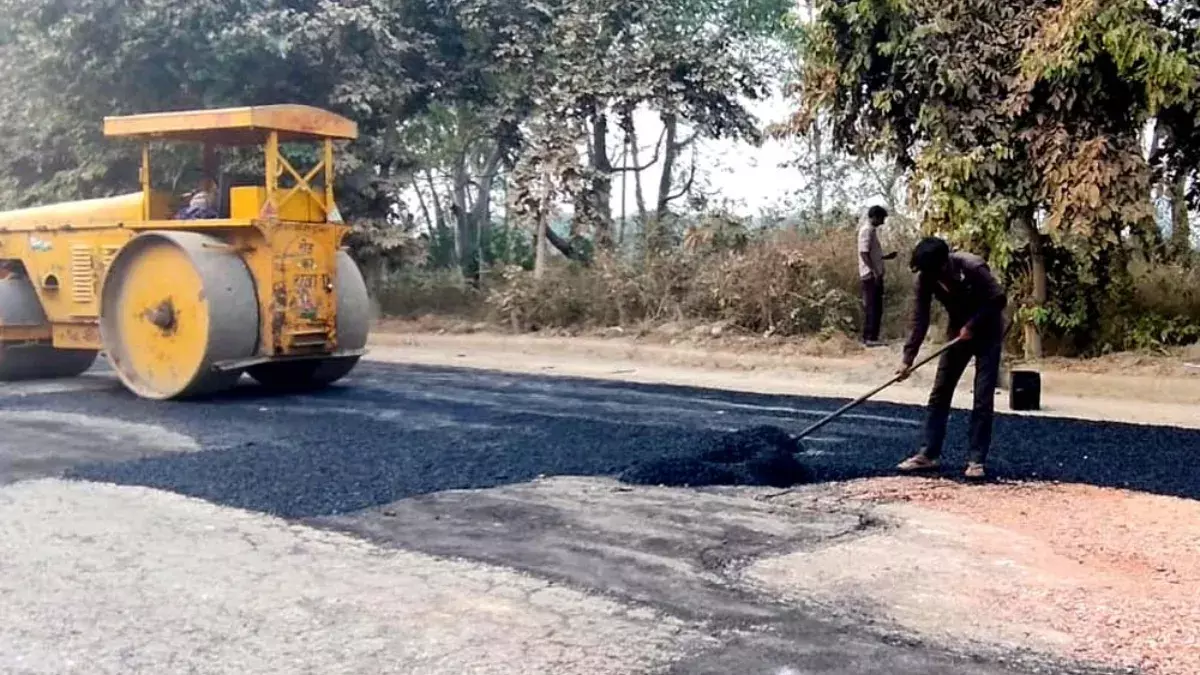Sonipat: सोनीपत में सड़क सुधार की बड़ी पहल, गन्नौर-आहुलाना रोड फिर बनेगी Sonipat: सोनीपत में सड़क सुधार की बड़ी पहल, गन्नौर-आहुलाना रोड फिर बनेगी