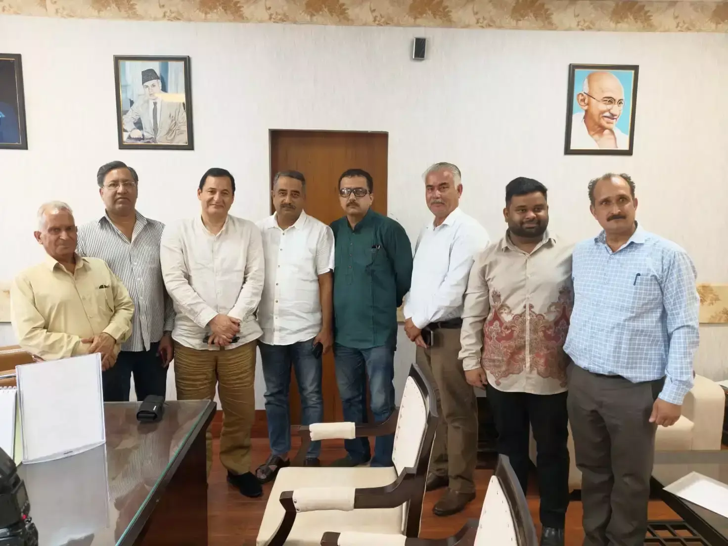 Jammu: जाविद अहमद डार से जेकेएनसी की मुलाकात, विकास योजनाओं पर मंथन Jammu: जाविद अहमद डार से जेकेएनसी की मुलाकात, विकास योजनाओं पर मंथन