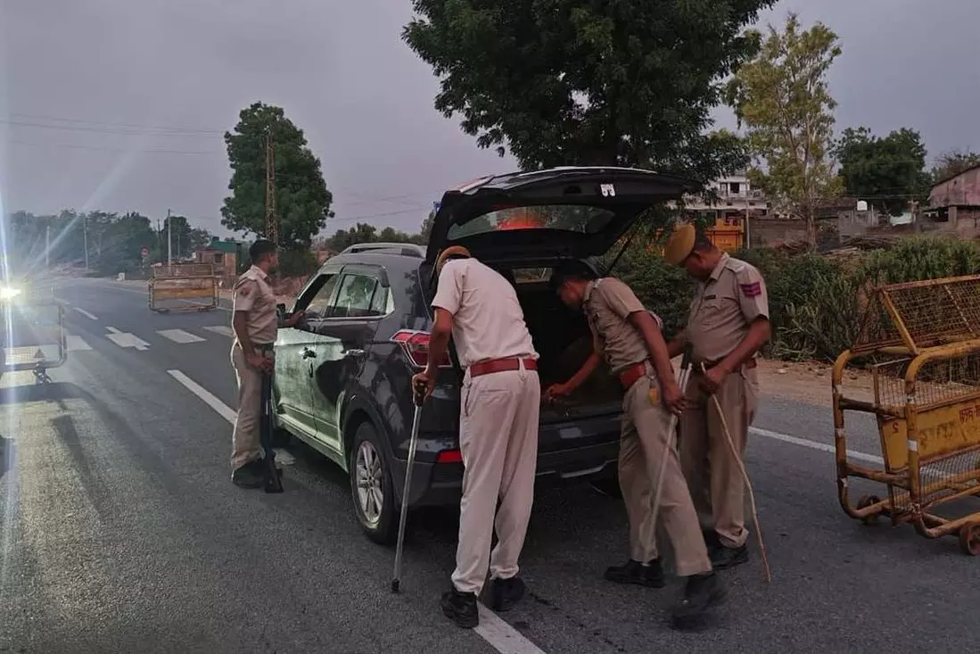 Jaipur: ट्रैफिक पुलिस का विशेष अभियान, 2.12 लाख से अधिक चालान Jaipur: ट्रैफिक पुलिस का विशेष अभियान, 2.12 लाख से अधिक चालान