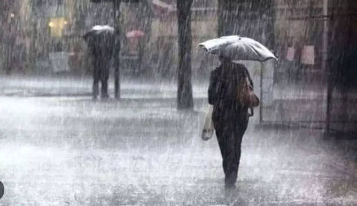 ओडिशा में भारी बारिश के चलते कंधमाल में 2 दिन स्कूल बंद ओडिशा में भारी बारिश के चलते कंधमाल में 2 दिन स्कूल बंद