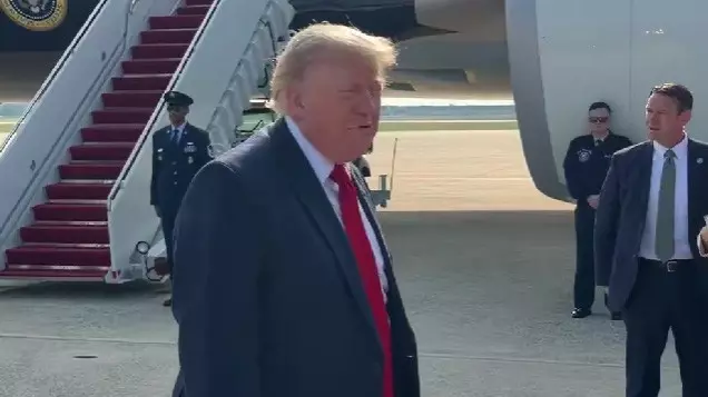 Trump ने नॉर्थ डकोटा यात्रा 37 साल में पहली एयर फोर्स वन फ़्लाइट थी Trump ने नॉर्थ डकोटा यात्रा 37 साल में पहली एयर फोर्स वन फ़्लाइट थी