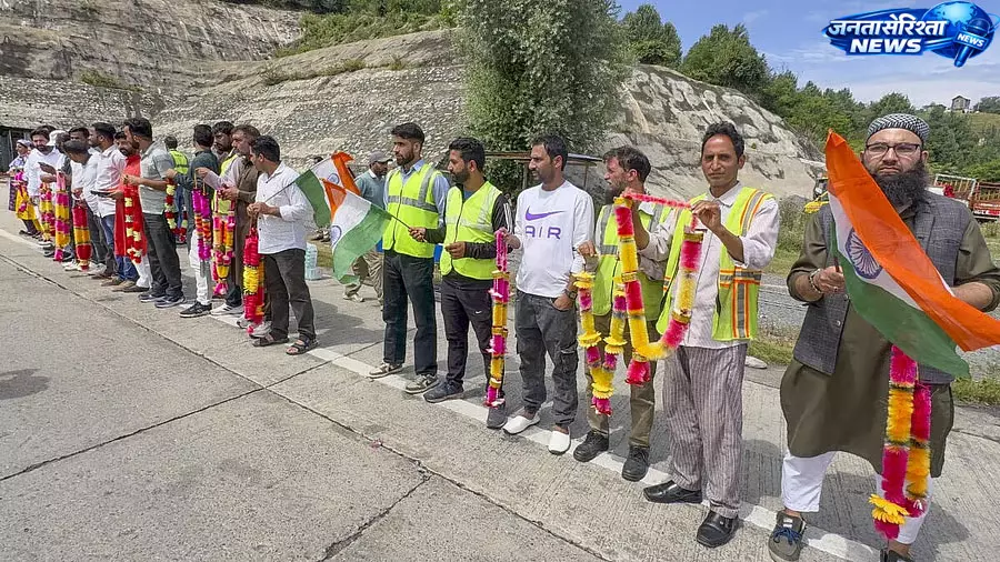 Amarnath यात्रा का पहला जत्था जम्मू से रवाना, भगवती नगर बेस कैंप से हुई शुरुआत Amarnath यात्रा का पहला जत्था जम्मू से रवाना, भगवती नगर बेस कैंप से हुई शुरुआत