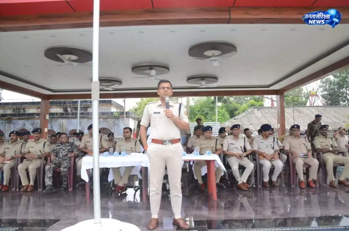 धनबाद में पहली बार दागियों की सामूहिक परेड धनबाद में पहली बार दागियों की सामूहिक परेड