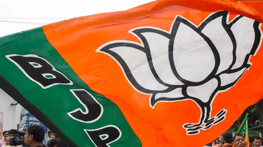 BJP कार्यकर्ता मर्डर केस: 19 आरोपियों के खिलाफ कानूनी शिकंजा कसा BJP कार्यकर्ता मर्डर केस: 19 आरोपियों के खिलाफ कानूनी शिकंजा कसा