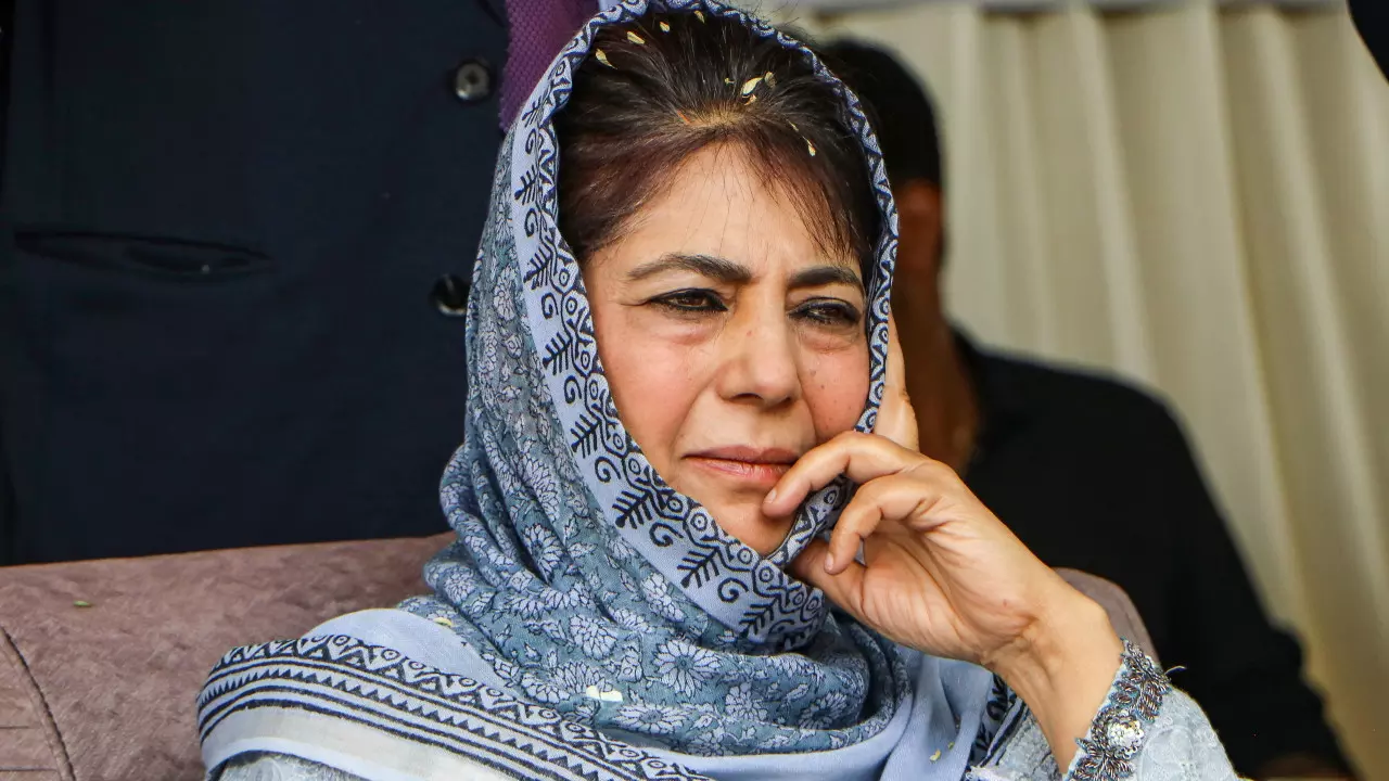 Iranian सरकार के न्योते पर महबूबा मुफ्ती खामेनेई के अंतिम संस्कार में शामिल होंगी Iranian सरकार के न्योते पर महबूबा मुफ्ती खामेनेई के अंतिम संस्कार में शामिल होंगी