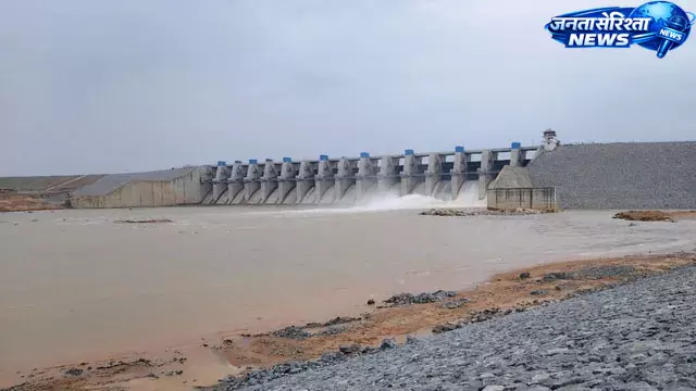 Kanhar बांध का जलस्तर बढ़ा, तीन गेट खोले गए Kanhar बांध का जलस्तर बढ़ा, तीन गेट खोले गए