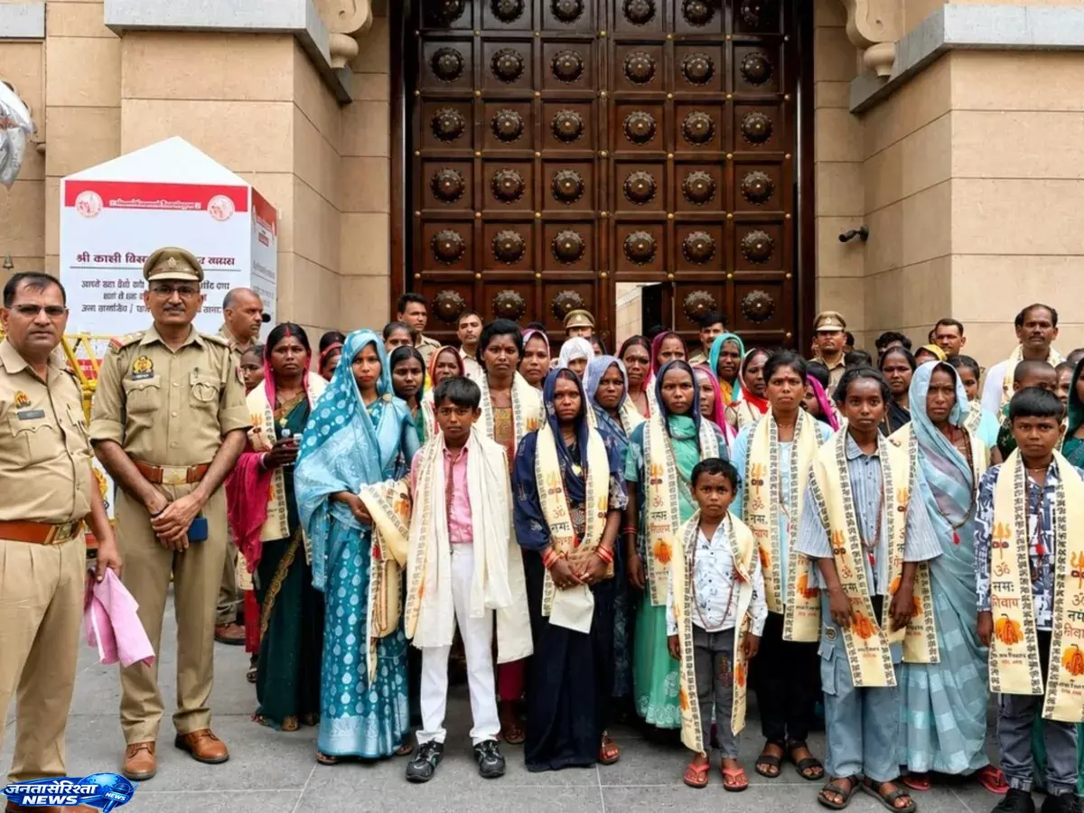 Mission Shakti, के तहत महिलाओं को कराया वाराणसी दर्शन Mission Shakti, के तहत महिलाओं को कराया वाराणसी दर्शन