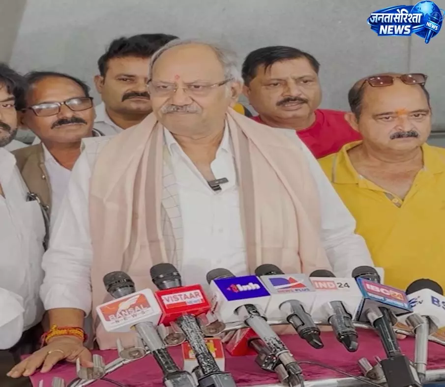 नकटी गांव मामले को लेकर सांसद बृजमोहन अग्रवाल ने जताई नाराजगी नकटी गांव मामले को लेकर सांसद बृजमोहन अग्रवाल ने जताई नाराजगी