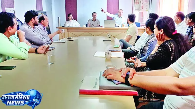 पालमपुर का मेन बाजार बनेगा माल रोड, तीन घंटे बंद रहेगा ट्रैफिक पालमपुर का मेन बाजार बनेगा माल रोड, तीन घंटे बंद रहेगा ट्रैफिक