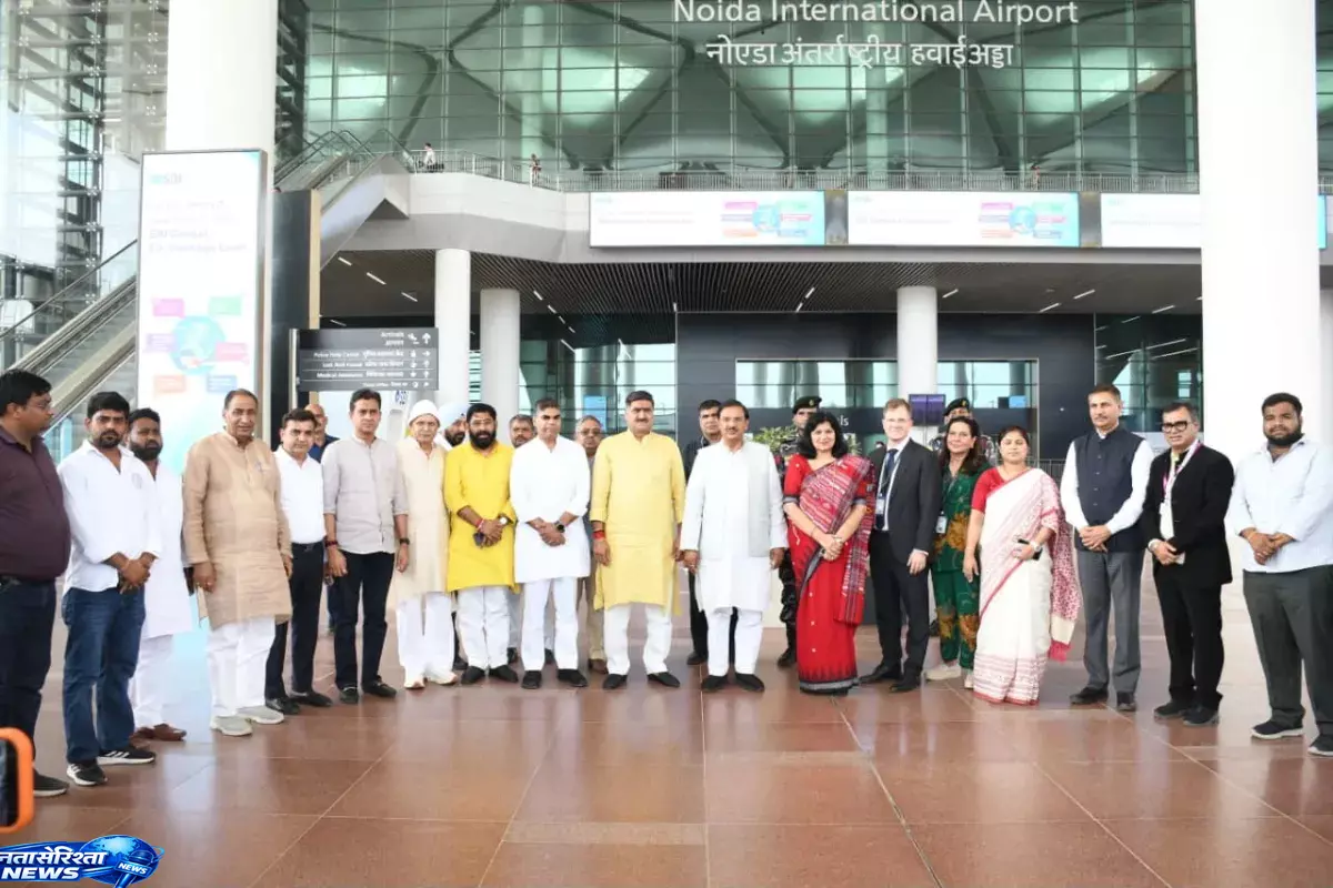 VIP सुविधाओं और यात्री सेवाओं का लिया जायजा VIP सुविधाओं और यात्री सेवाओं का लिया जायजा