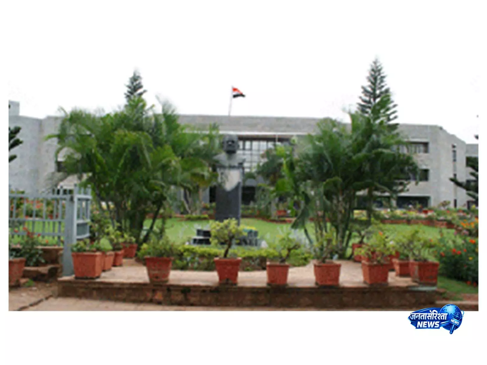 कर्नाटक: ISRO मुख्यालय को बम की झूठी धमकी मिली, पुलिस कर रही जांच कर्नाटक: ISRO मुख्यालय को बम की झूठी धमकी मिली, पुलिस कर रही जांच