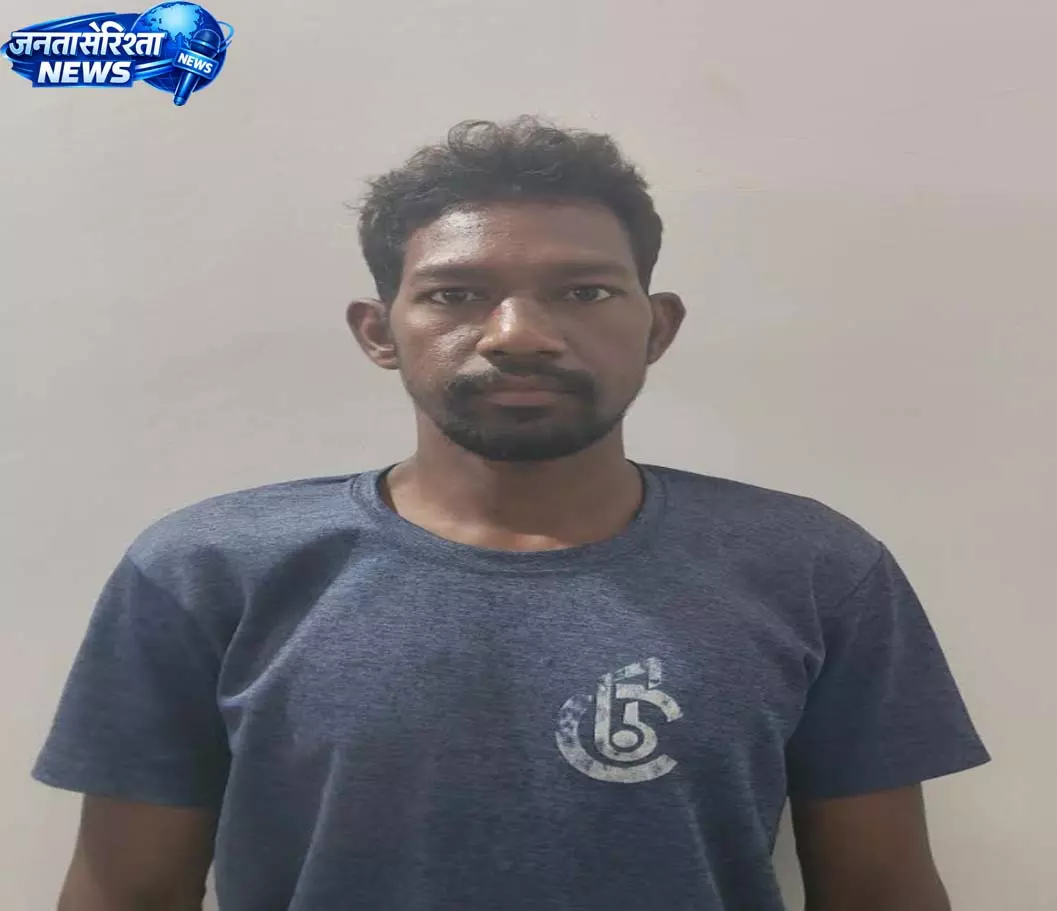 हाथियों को पत्थर मारने और पटाखे फोड़ने वालों पर कार्रवाई, दो आरोपी गिरफ्तार हाथियों को पत्थर मारने और पटाखे फोड़ने वालों पर कार्रवाई, दो आरोपी गिरफ्तार