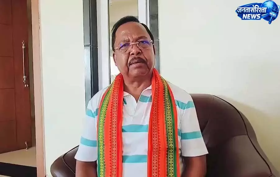 कृषि मंत्री रामविचार नेताम के नेतृत्व में कृषि यंत्रीकरण को बढ़ावा कृषि मंत्री रामविचार नेताम के नेतृत्व में कृषि यंत्रीकरण को बढ़ावा
