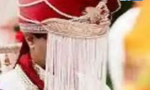 कल बारात जाने की तैयारी थी कि दूल्हे को उठा ले गई पुलिस, प्रेमिका को दे रहा था धोखा कल बारात जाने की तैयारी थी कि दूल्हे को उठा ले गई पुलिस, प्रेमिका को दे रहा था धोखा