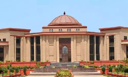 हाईकोर्ट ने स्कूलों में मंत्रोच्चार करने की अनुमति दी
