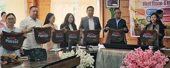 Tawang: सॉलिड वेस्ट मैनेजमेंट पर मीटिंग हुई