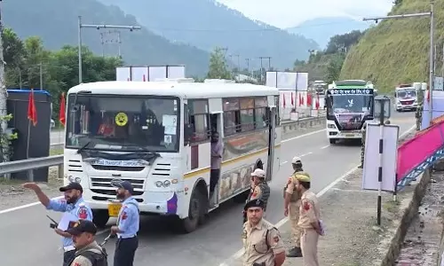 अमरनाथ यात्रा का दूसरा जत्था जम्मू से रवाना, सुरक्षा के बीच शुरू हुई यात्रा अमरनाथ यात्रा का दूसरा जत्था जम्मू से रवाना, सुरक्षा के बीच शुरू हुई यात्रा