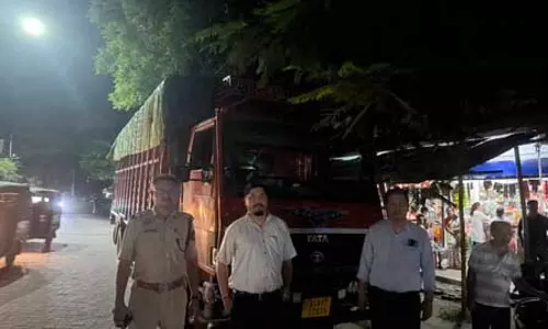 डिब्रूगढ़ में संयुक्त छापेमारी, 65 बोरी गुटखा जब्त, बिना ई-वे बिल हो रही थी ढुलाई डिब्रूगढ़ में संयुक्त छापेमारी, 65 बोरी गुटखा जब्त, बिना ई-वे बिल हो रही थी ढुलाई