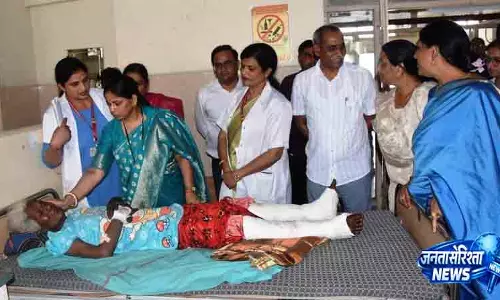 Haryana महिला पैनल की उपाध्यक्ष ने डॉक्टरों को फटकारा Haryana महिला पैनल की उपाध्यक्ष ने डॉक्टरों को फटकारा