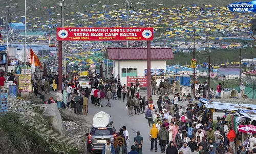Amarnath : हजारों श्रद्धालु बालटाल और पहलगाम से रवाना, ‘बम बम भोले’ के जयकारों से गूंजा मार्ग