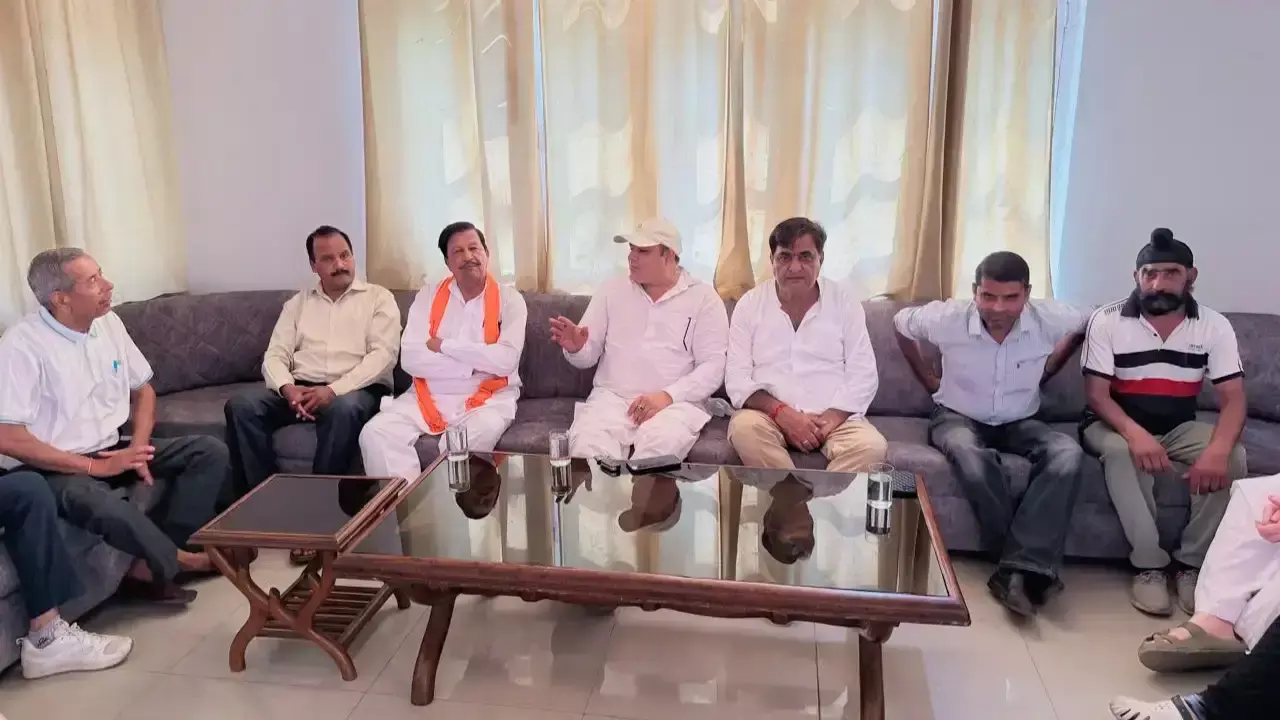 Jammu: नौशहरा–सुंदरबनी में ओबीसी मोर्चा की बैठक, कार्यकर्ताओं को दिए संगठनात्मक मंत्र
