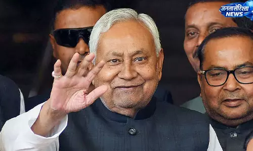 कैबिनेट विस्तार की अटकलों के बीच नीतीश कुमार को Deputy PM बनाने की मांग तेज कैबिनेट विस्तार की अटकलों के बीच नीतीश कुमार को Deputy PM बनाने की मांग तेज