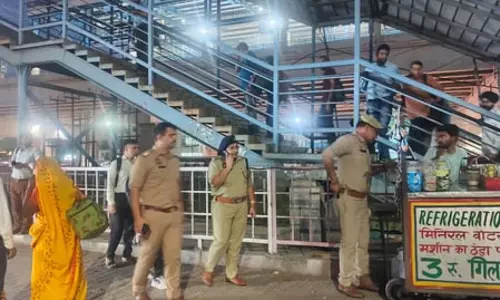 कांवड़ यात्रा से पहले नोएडा पुलिस अलर्ट, अधिकारियों ने फुट पेट्रोलिंग कर सुरक्षा व्यवस्था का किया निरीक्षण कांवड़ यात्रा से पहले नोएडा पुलिस अलर्ट, अधिकारियों ने फुट पेट्रोलिंग कर सुरक्षा व्यवस्था का किया निरीक्षण