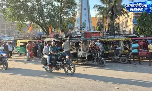 Kursela : टोटो की बढ़ती संख्या से बिगड़ी यातायात व्यवस्था
