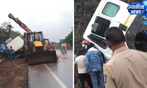 Konkan : भारी बारिश का कहर, अंजनारी घाट पर कंटेनर ट्रक पलटा Konkan : भारी बारिश का कहर, अंजनारी घाट पर कंटेनर ट्रक पलटा