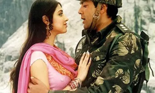 Bollywoods का अनोखा रिकॉर्ड, सबसे लंबा देशभक्ति सॉन्ग आया सामने Bollywoods का अनोखा रिकॉर्ड, सबसे लंबा देशभक्ति सॉन्ग आया सामने