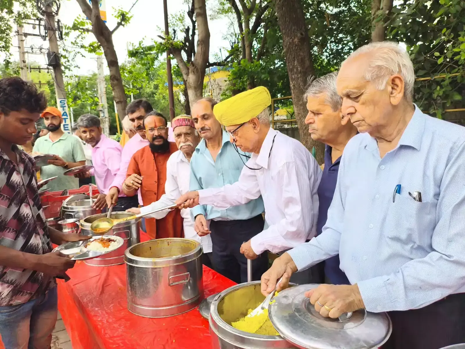 Jammu: एकादशी व्रतधारियों के लिए अलग भोजन व्यवस्था, अमरनाथ यात्रा में विशेष इंतजाम Jammu: एकादशी व्रतधारियों के लिए अलग भोजन व्यवस्था, अमरनाथ यात्रा में विशेष इंतजाम
