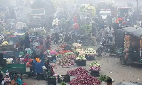 बारिश की कमी की चिंताओं के बीच FY27 में फ़ूड इन्फ़्लेशन औसतन 6% रहने का अनुमान