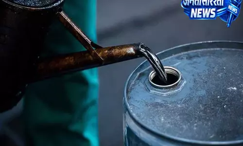 भारत में रिफाइन हुआ नायरा एनर्जी का ईंधन रूस पहुंचा, यूक्रेन युद्ध के बीच बढ़ी चर्चा भारत में रिफाइन हुआ नायरा एनर्जी का ईंधन रूस पहुंचा, यूक्रेन युद्ध के बीच बढ़ी चर्चा