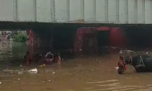 Rain ने बढ़ाई मुश्किलें, कई जिलों में जलभराव और हादसे Rain ने बढ़ाई मुश्किलें, कई जिलों में जलभराव और हादसे