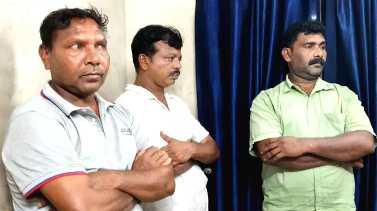 अस्पताल में सदमा: ₹19 हजार की ठगी के आरोप में कोल्लम से तीन पड़ोसी गिरफ्तार