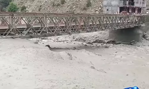 हिमाचल प्रदेश में मॉनसून का कहर: 60 सड़कें बंद, NH-05 पर बादल फटने से मलबा जमा हिमाचल प्रदेश में मॉनसून का कहर: 60 सड़कें बंद, NH-05 पर बादल फटने से मलबा जमा
