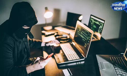 डिजिटल अरेस्ट स्कैम में CBI की बड़ी कार्रवाई, 2.07 करोड़ की ठगी मामले में 3 गिरफ्तार डिजिटल अरेस्ट स्कैम में CBI की बड़ी कार्रवाई, 2.07 करोड़ की ठगी मामले में 3 गिरफ्तार