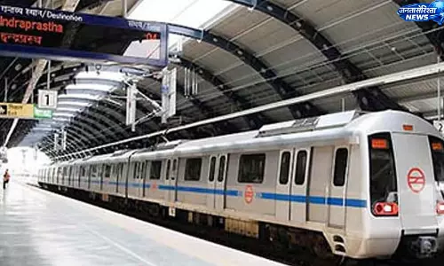 Delhi : मेट्रो में 20 लाख के गहने और कैश से भरा बैग चोरी, महिला गिरफ्तार
