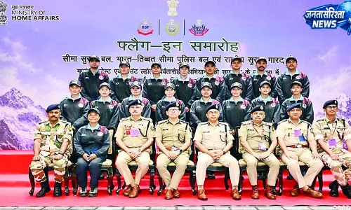 तिरंगा फहराने वाले पर्वतवीरों को सम्मान तिरंगा फहराने वाले पर्वतवीरों को सम्मान