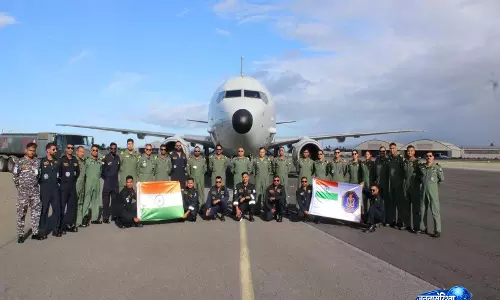 भारतीय नौसेना का P-8I विमान हवाई पहुंचा भारतीय नौसेना का P-8I विमान हवाई पहुंचा