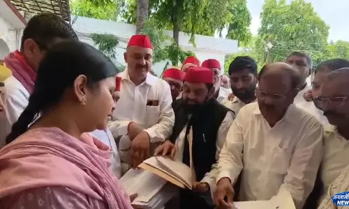 Voter सूची विवाद पर गरमाई सियासत, सपा ने जताई नाराजगी Voter सूची विवाद पर गरमाई सियासत, सपा ने जताई नाराजगी