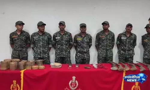 Koraput में माओवादी डंप का खुलासा, हथियार और विस्फोटक बरामद Koraput में माओवादी डंप का खुलासा, हथियार और विस्फोटक बरामद