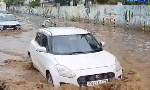 बेमेतरा में बारिश से जनजीवन प्रभावित, NH-30 पर जलभराव से यातायात बाधित बेमेतरा में बारिश से जनजीवन प्रभावित, NH-30 पर जलभराव से यातायात बाधित