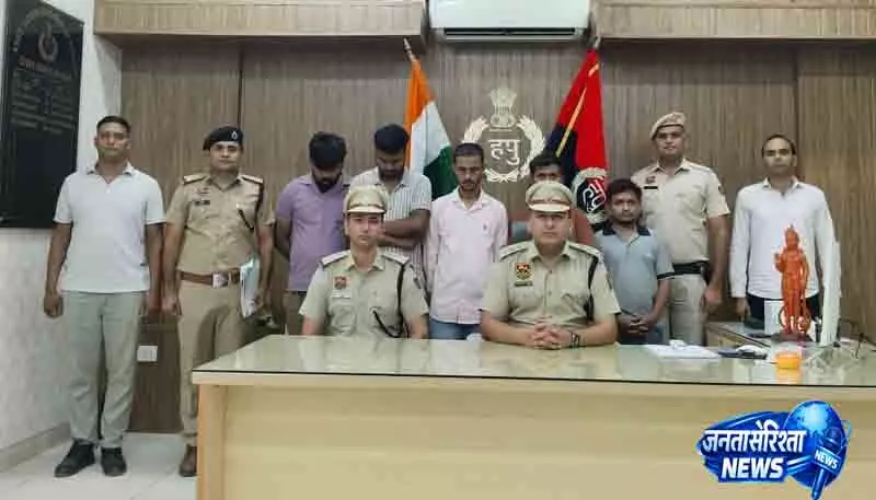 फर्जी क्रेडिट कार्ड इनाम घोटाले में Gurugram में छह गिरफ्तार फर्जी क्रेडिट कार्ड इनाम घोटाले में Gurugram में छह गिरफ्तार