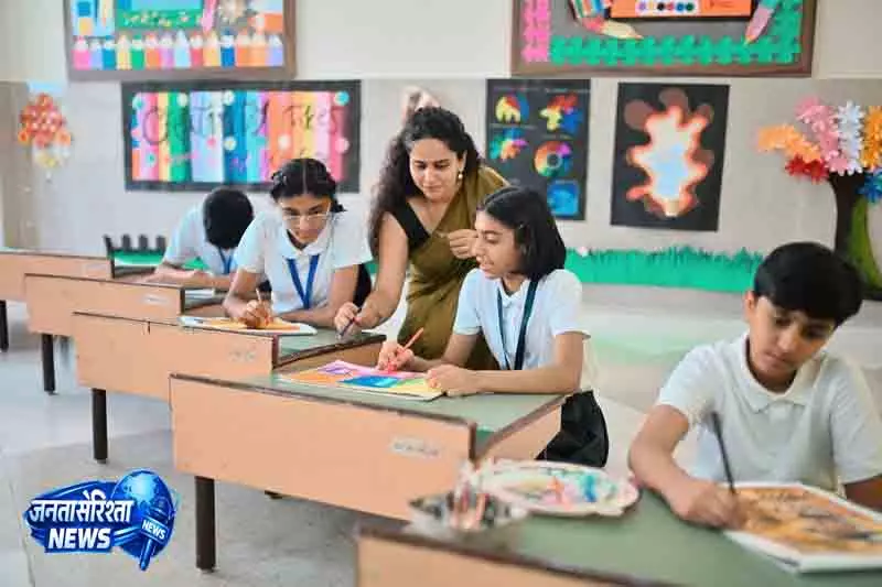 Delhi के निजी स्कूलों में फीस नियमन समिति अनिवार्य Delhi के निजी स्कूलों में फीस नियमन समिति अनिवार्य