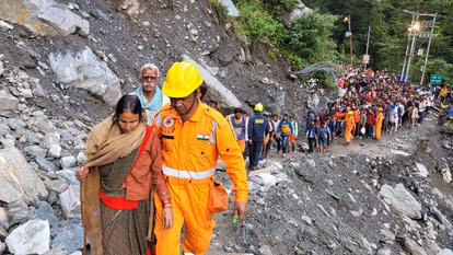 Guptkashi: बारिश की आशंका के बीच केदारनाथ पहुंचने वाले श्रद्धालुओं की संख्या घटी Guptkashi: बारिश की आशंका के बीच केदारनाथ पहुंचने वाले श्रद्धालुओं की संख्या घटी