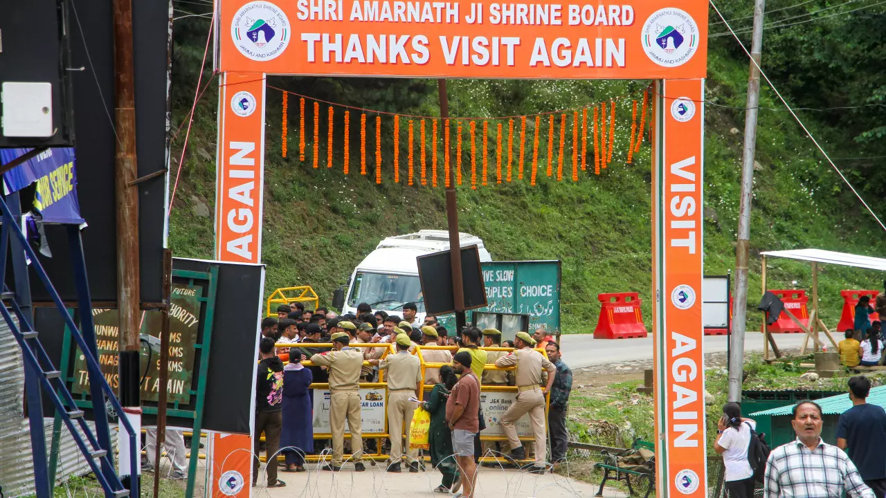 अमरनाथ यात्रा 2026 आज अभूतपूर्व सुरक्षा के बीच शुरू हुई अमरनाथ यात्रा 2026 आज अभूतपूर्व सुरक्षा के बीच शुरू हुई